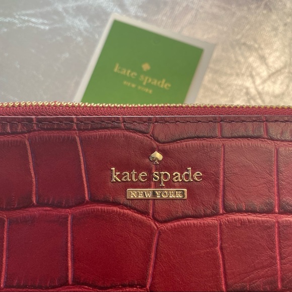 Kate Spade Murray Street Luxe Briley Pouch Red (faux croc) cosmetic bag NWT - Picture 3 of 9